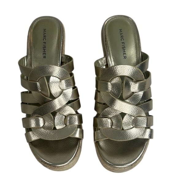 Marc Fisher Cazzie 2 Gold Faux Leather Criss Cross Strappy Wedge Sandals SZ 8.5 - Picture 1 of 15